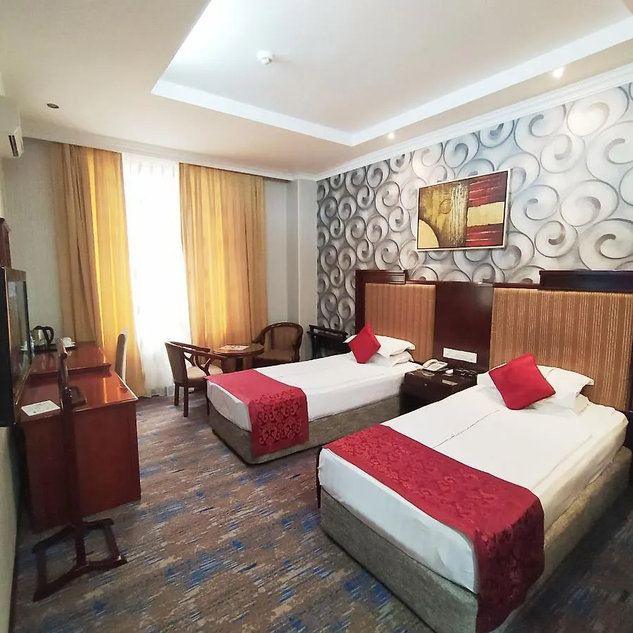Royal Hotel Baku 2*,